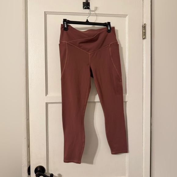 Fabletics Oasis PureLuxe HW Crossover 7/8 Legging Medium - Picture 5 of 7